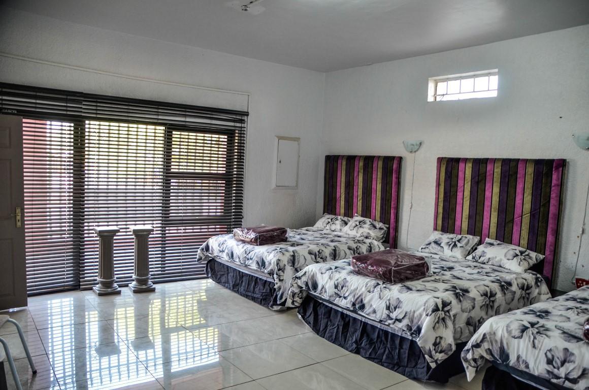 Sani Bonani Guest House Klerksdorp Luaran gambar